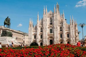 vendita miele artigianale a Milano in piazza Duomo